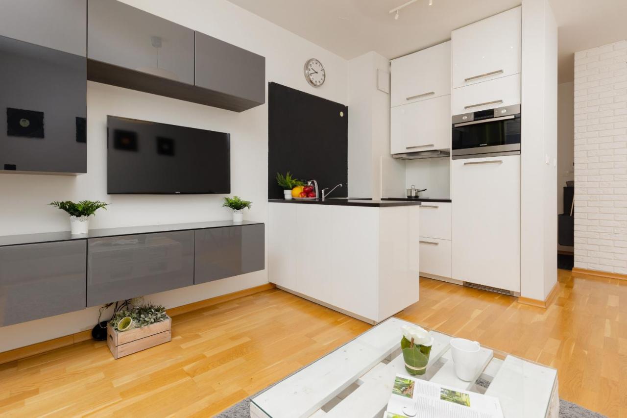 Warsaw Bemowo Modern Apartment Dywizjonu 303 By Noclegi Renters Exteriör bild